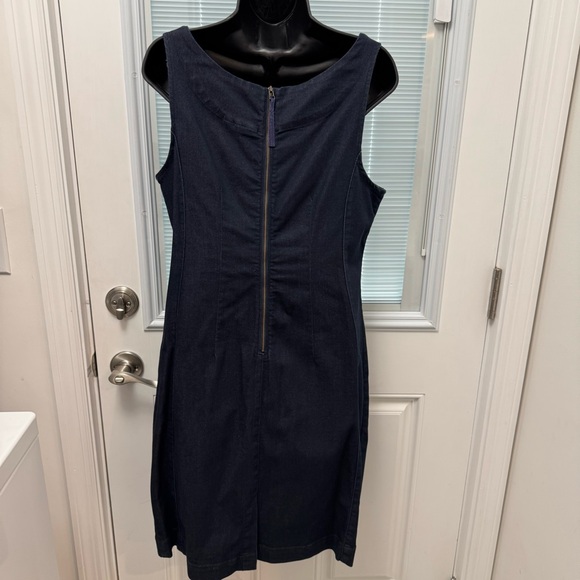 Flattering Tie Front Denim Dress - Picture 4 of 8